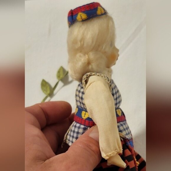 Vintage USSR Soviet miniature plastic Doll, Folk Costume traditionnel Antique - Picture 15 of 17